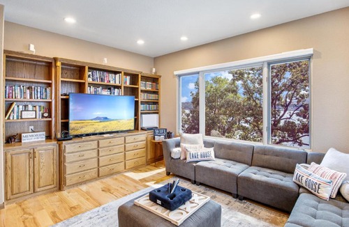 Lake Ozark House | Pet-Friendly Home In The Main Channel w/Breathtaking Sunsets & Lake Views