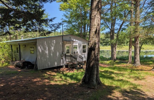Fitzwilliam Cottage | Pet-friendly peaceful pond home near Keene, Rindge, & Mt Monadnock Max 3 people.
