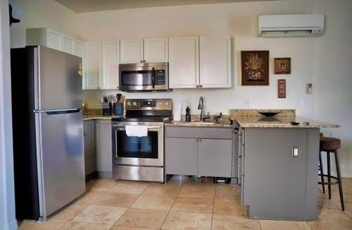 Nob Hill Apartment | Pet Friendly! Private retreat in Nob Hill