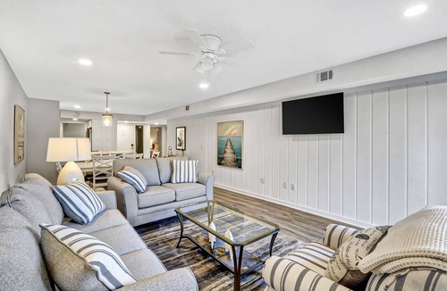 Sea Pines Condo | Pet-Friendly Villa w/Views of the 9th Fairway at Atlantic Dunes!