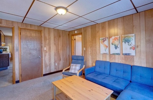 Hershey Apartment | Philip Arthur Suite, Apt #6 Hershey Penthouse overlooking all of Hershey