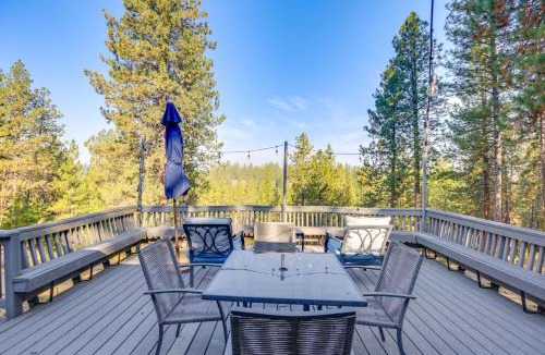 Deschutes River Woods House | Ping-Pong & Private Hot Tub: Family Cabin in Bend!