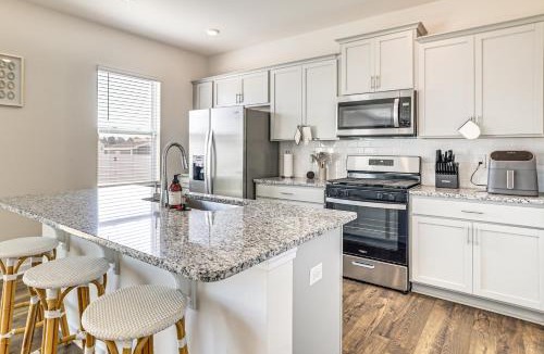 Fountain Inn House | Pool Access, 2 Mi to Main St: Fountain Inn Home!