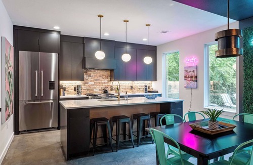 East Cesar Chavez House | Pool and Hot Tub Retreat Near Rainey