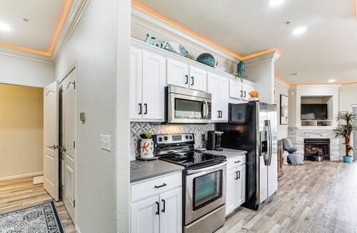 Lake Ozark Condo | Poolside Fun + Views! Waterfront Ozarks Retreat