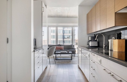 West Fens Apartment | Premium Fenway Studio w/Fitness, nr Food & Shops, by Bluegroun