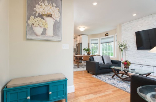 Newtonville Condo | Premium Furnished 2B 1.5B Home Monthly Stay in Newton