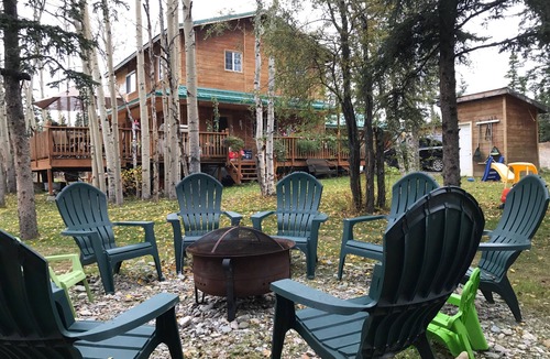 Healy House | Private 3 Bedroom Home Near Denali National Park - Sleeps 10