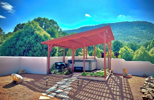 Rowe Villa | Private 5 BDR Pet Friendly Mountain Villa w/Jacuzzi minutes from Santa Fe