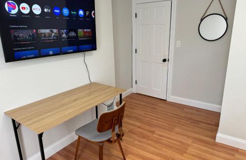 Medford House | Private Bedroom & Private Bathroom in Spacious House 8 min to Boston