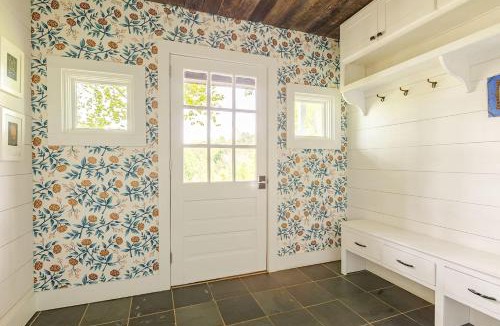 Tryon House | Private Family Cottage 3BR 2 BATH - 2 min to TIEC The Orange Door