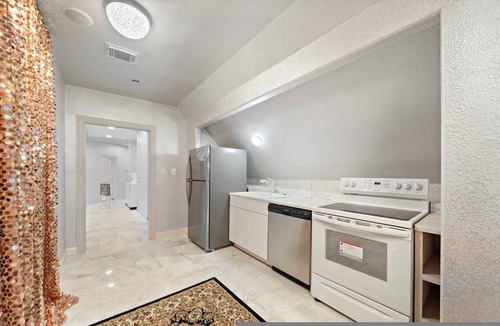 Dickinson Villa | Private Mansion Retreat Basketball Court and More
