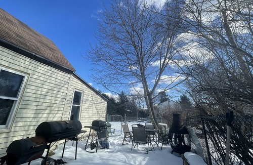 Manchester House | Private Pet Friendly Single Family Home