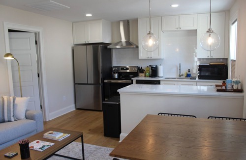 Wilmington Historic District Apartment | Private Pet‑Friendly, Walkable, Carriage House in Historic Wilmington
