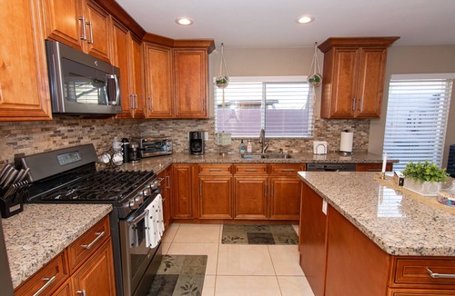 Winchester House | Private Pool & Hot Tub 4BR Home 10 min from the Strip. Sleeps 10