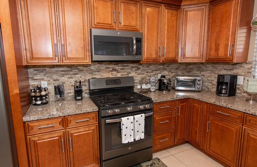 Winchester House | Private Pool & Hot Tub 4BR Home 10 min from the Strip. Sleeps 10