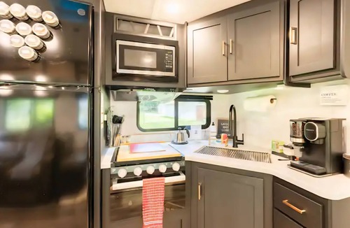 Eden House | Private RV + Wellness Studio Near Savannah. Sleeps 8 .Fire Pit.
