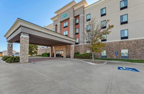 Pratt Hotel | Quality Inn - Pratt