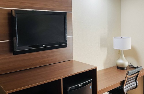 Gracewood Hotel | Quality Inn & Suites Augusta Fort Gordon Area