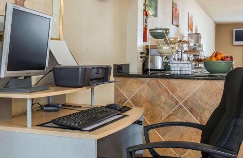 Monroe Hotel | Quality Inn & Suites Monroe