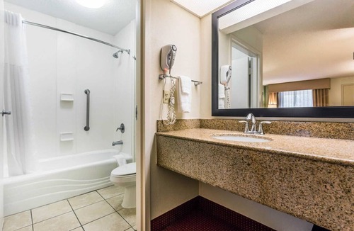 Walterboro Hotel | Quality Inn Walterboro I-95