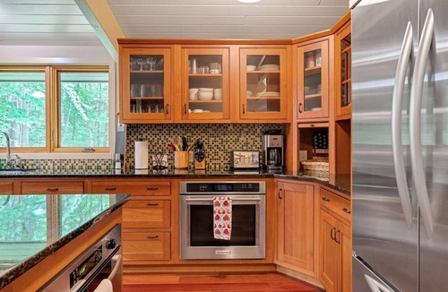 Quechee House | Quechee House with Hot Tub, Sauna & Club Access
