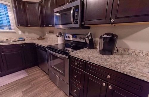 Meadow Lakes House | Quiet & Private! 2BD w/Laundry and Full Kitchen
