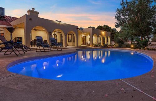 Enterprise Villa | Ranch villa 1 level on half acre 8-min from Strip
