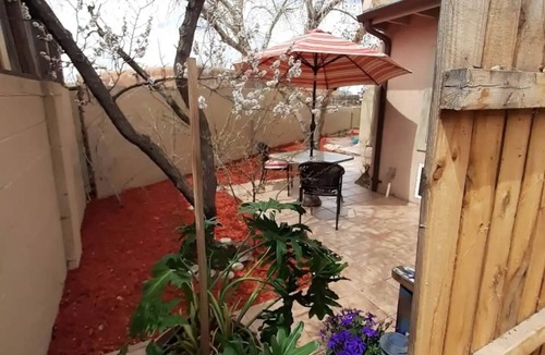 Santa Fe House | Randy's Roost - Private unit within an artists home/studio and gallery.