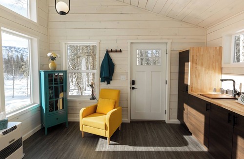 Chugiak Ski Chalet | Ranger's Roost Chalet, a luxury, mountain based, dog-friendly retreat for 2.