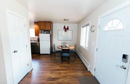 Taku - Campbell Apartment | Raspberry Retreat - Recently remodeled apartment in a quiet neighborhood