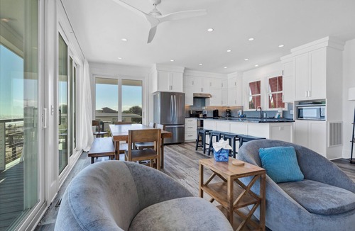 Edisto Island House | RECENTLY BUILT 4 Bedroom, 4 1/2 bath home with Luggage Lift, Oceanfront
