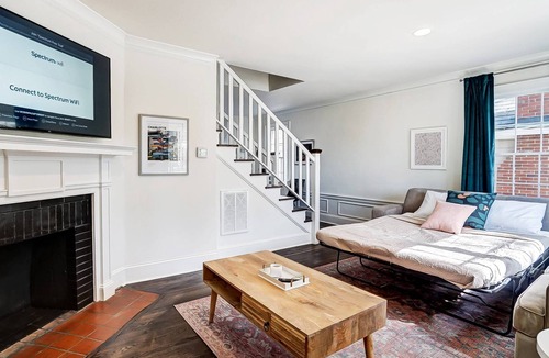 Dilworth House | Reduced Pricing - Euclid Cottage - Duplex - Walk to Panther Games or Southend - BBQ/Fire pit PetsOK