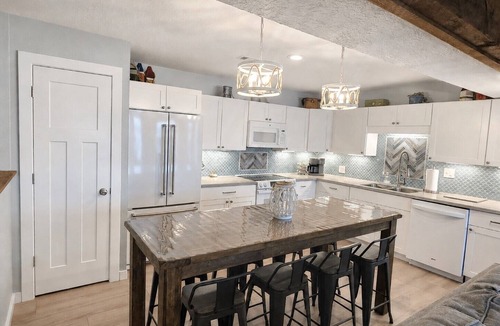 Lake Ozark House | Reel 'em Inn 🎣 Bring your boat! Best location, amazing views, private dock.