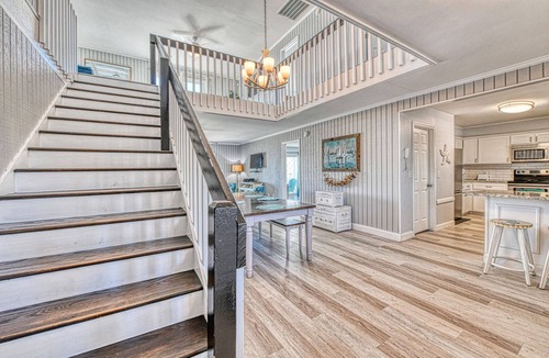 Inlet Harbour House | Reel 'Em Inn - Six Bedroom, Four Bath Oceanfront Beach House with Sundeck