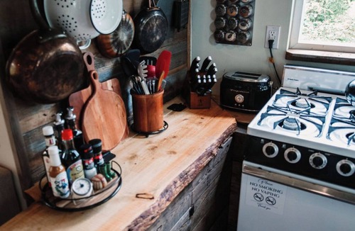 Knik-Fairview Cabin | Relax at this cozy, well appointed cabin located in sunny Knik, Alaska.