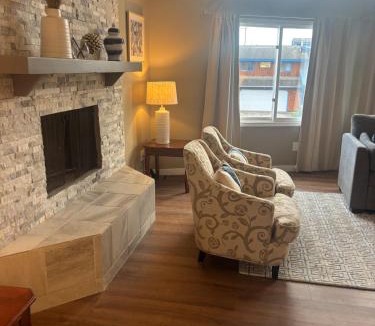 Turnagain House | Relaxing-Retreat, Anchorage Getaway, Cozy & Newly Remodeled