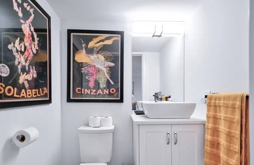 Beacon Hill House | Renovated Beacon Hill Gem: Modern 5-Bedroom Retreat in Historic Boston