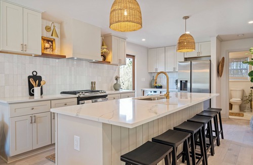Greenville House | Renovated Bungalow, super close to Downtown, Unity Park and Swamp Rabbit Trails