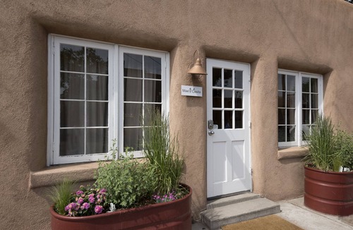 Downtown Santa Fe House | Renovated quiet adobe casita. 2 queen bed, 2 bath, only 10 min walk to Plaza!