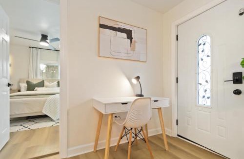 Gastonia House | Renovated & Spacious 2BR Downtown Retreat 2 Minutes to FUSE District Pet Friendly Free Parking