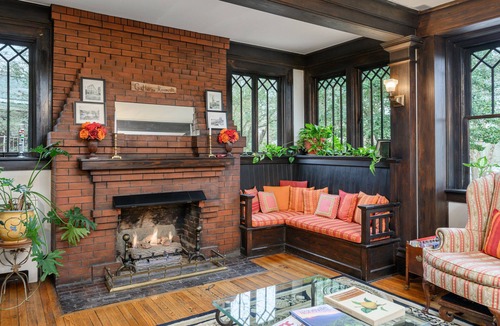 Asheville Bed & Breakfast | Reserve all of Oakland Cottage B&B 6 BR 6BA, 1.5 miles to downtown Asheville.