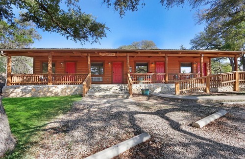 Wimberley Hotel | Resort Swimming Pool, Fire Pit, Grill, and Bocce Ball Court - Sleeps 4!