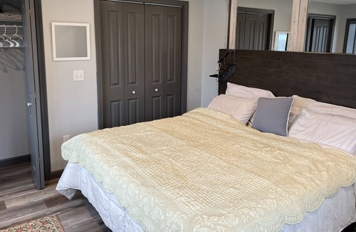 Thorndike Apartment | Riverfront with dock