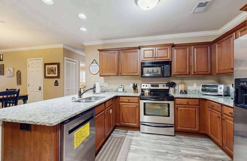 Helen Condo | Riverside Bears Den - Central Location