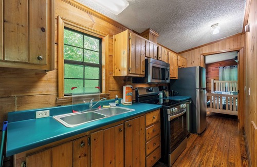 Smoky Mountains Cabin | Romantic Cabin w/Sunset Views Hot Tub Near Gatlinburg