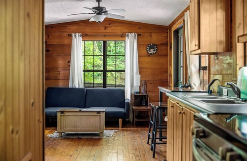 Smoky Mountains Cabin | Romantic Cabin w/Sunset Views Hot Tub Near Gatlinburg