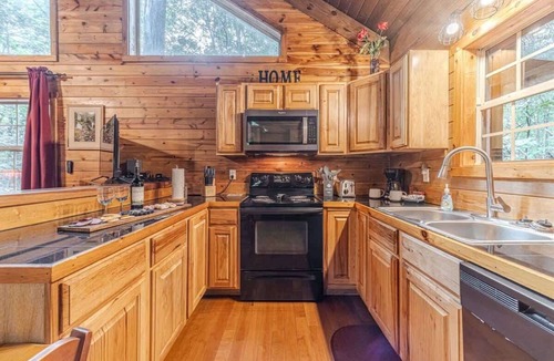 Helen House | ROMANTIC GETAWAY COZY CABIN