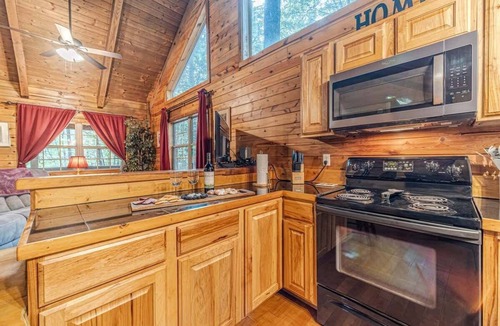 Helen House | ROMANTIC GETAWAY COZY CABIN