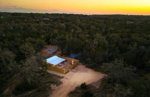 Wimberley Villa | Romantic Luxury Retreat hot cold pool & sauna